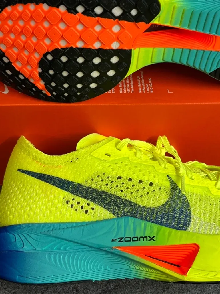 Used Nike ZoomX Vaporfly Next% 3 bike — image 8 of 13