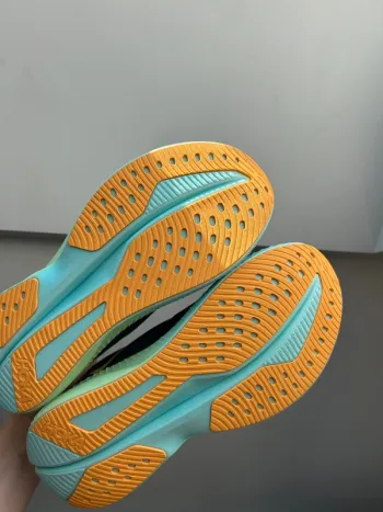 Hoka Mach 6 bike d'occasion — image 5 sur 10