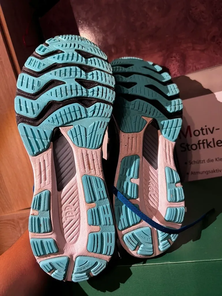 Used Asics Gel Kayano 28 bike — image 7 of 8