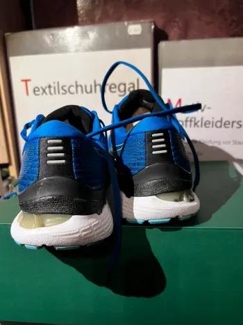 Used Asics Gel Kayano 28 bike — image 3 of 8