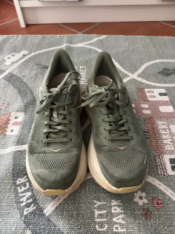 Hoka Bondi Running Shoes usato