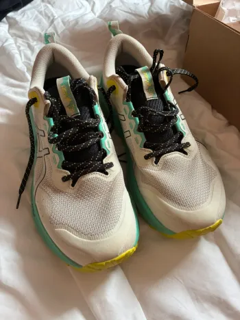 Käytetty Asics Trail Running Shoes bike — kuva 4 / 6