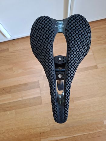 Used Selle Italia SLR Boost 3D Superflow Saddles & Seatposts