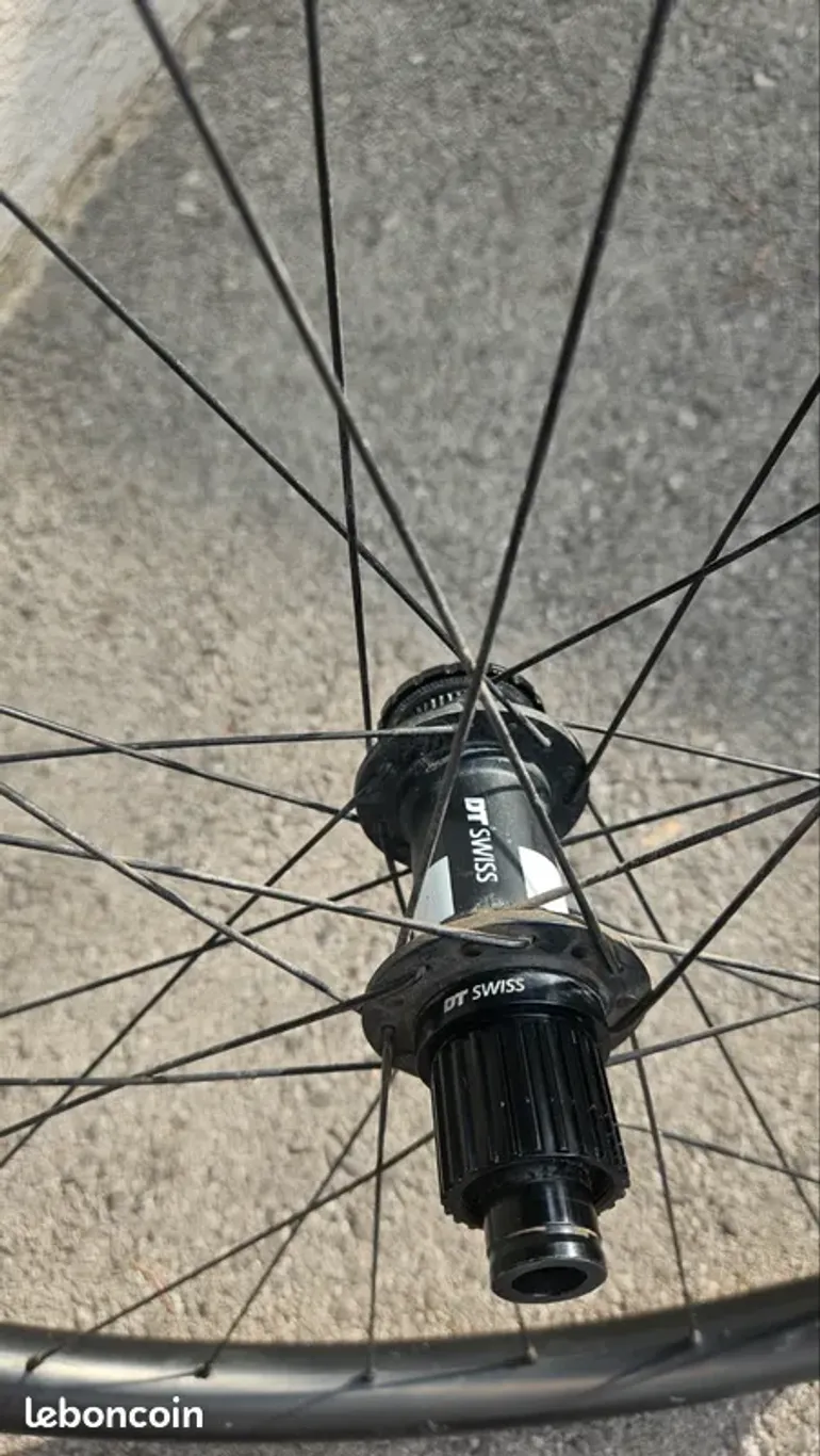 Used Dt Swiss 29" Rear Rim bike — image 7 of 7