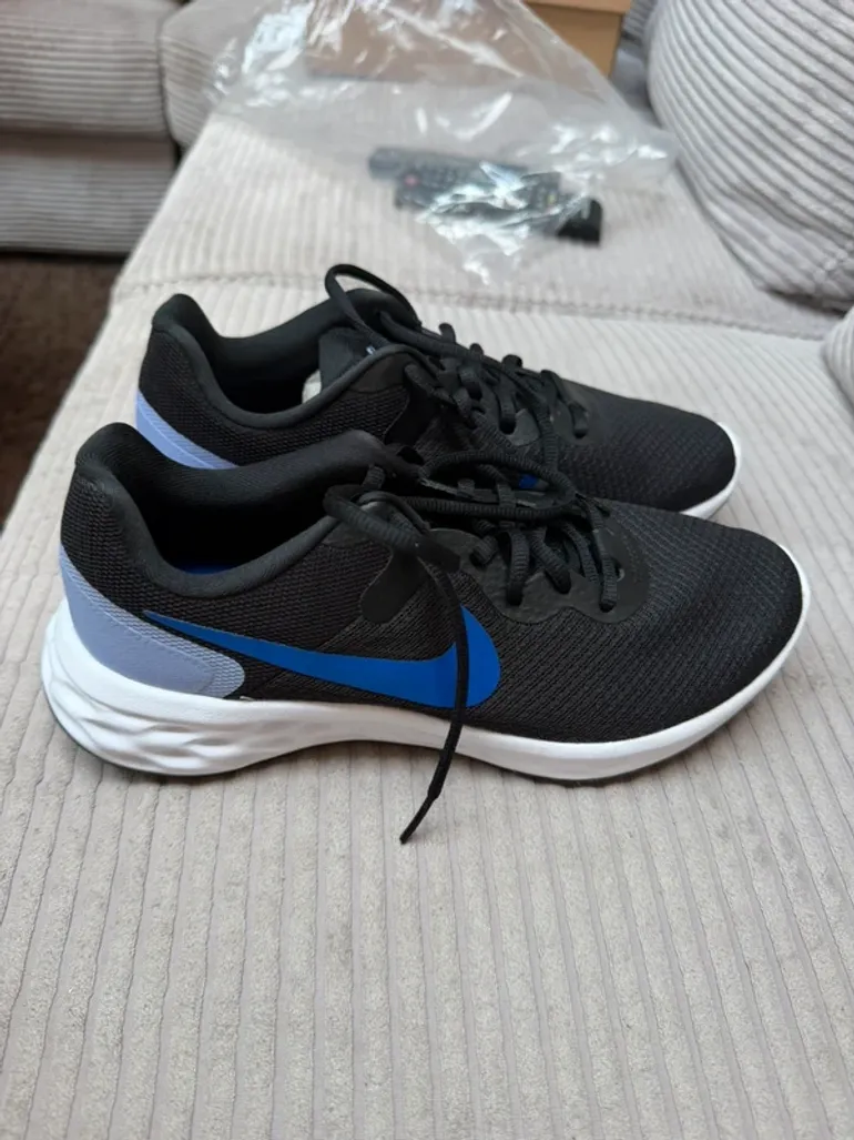 Used Nike Running Shoes bike — image 6 of 12