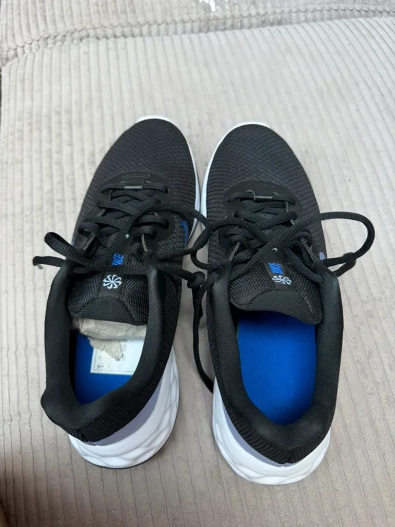 Used Nike Running Shoes bike — image 12 of 12