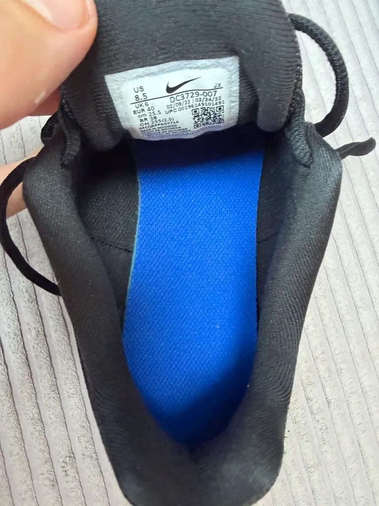 Used Nike Running Shoes bike — image 5 of 12