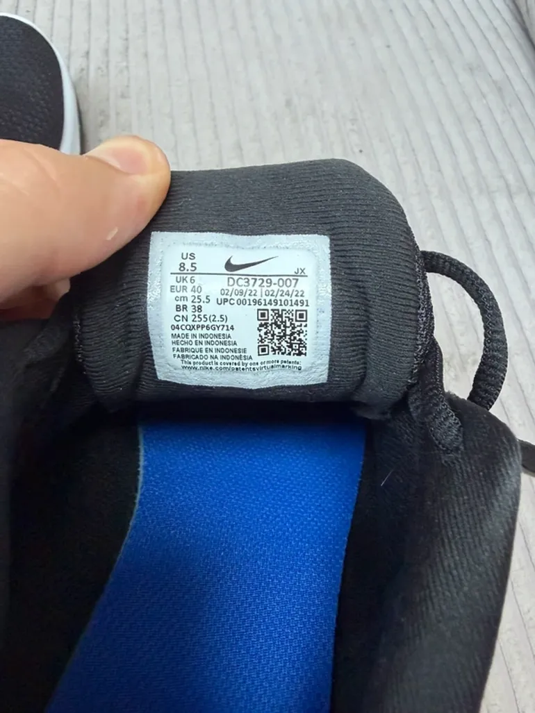 Used Nike Running Shoes bike — image 9 of 12