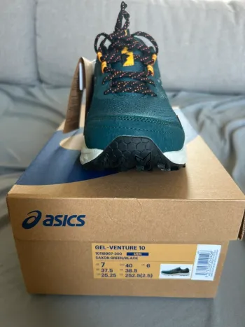 Used Asics Gel Venture 10 bike — image 2 of 3