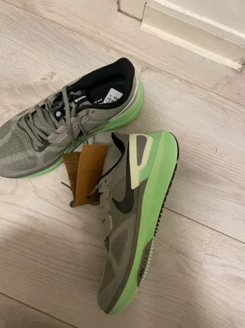 Used Nike Sneaker sport Laufschuhe bike — image 3 of 5