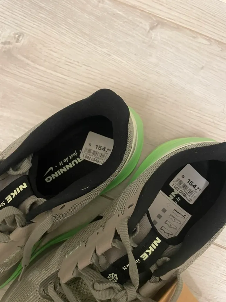 Used Nike Sneaker sport Laufschuhe bike — image 5 of 5