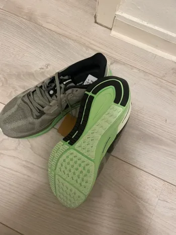 Used Nike Sneaker sport Laufschuhe bike — image 4 of 5