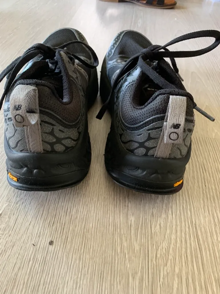 New Balance Hierro 8 bike d'occasion — image 2 sur 3