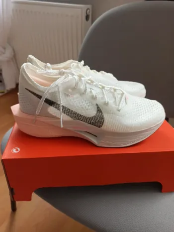 Použité Nike ZoomX Vaporfly Next% 3 bike — obrázek 3 z 9