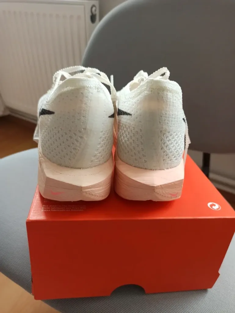 Použité Nike ZoomX Vaporfly Next% 3 bike — obrázek 2 z 9