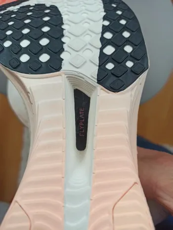 Použité Nike ZoomX Vaporfly Next% 3 bike — obrázek 7 z 9