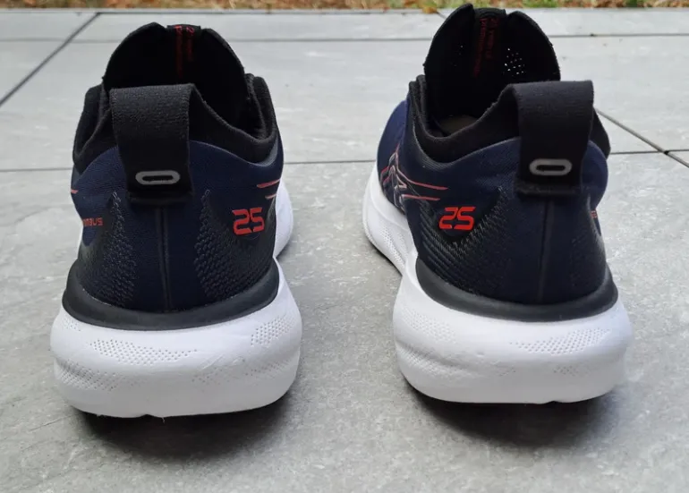 Used Asics Nimbus 25 bike — image 5 of 8
