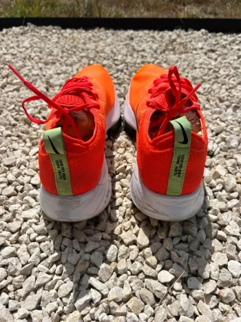 Orange Air Zoom Tempo Next % Flyknit bike usato — immagine 3 di 5