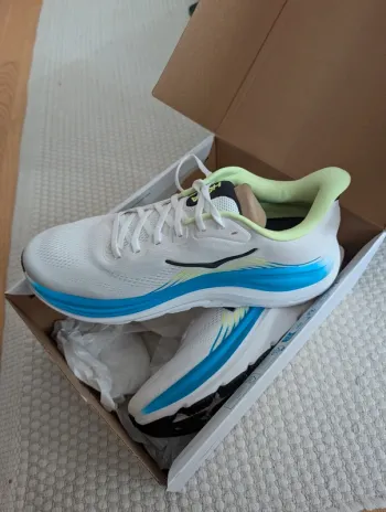 Used Hoka Clifton 11 bike — image 3 of 3
