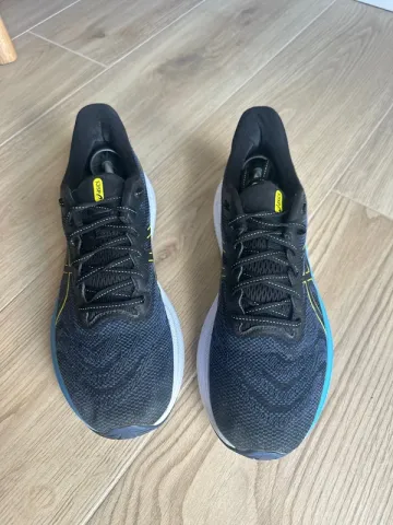 Gebrauchtes Asics Running Shoes Running Shoes