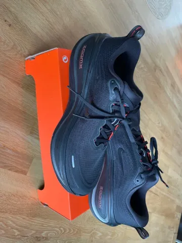Używany Nike Vomero Plus Running Shoes