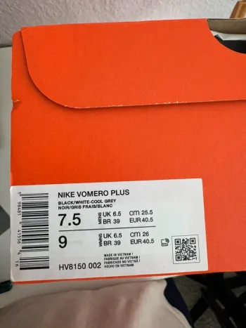 Used Nike Vomero Plus bike — image 3 of 5