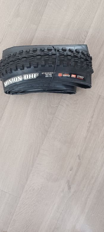 Gebrauchtes Maxxis dhf Tyres & Tubes