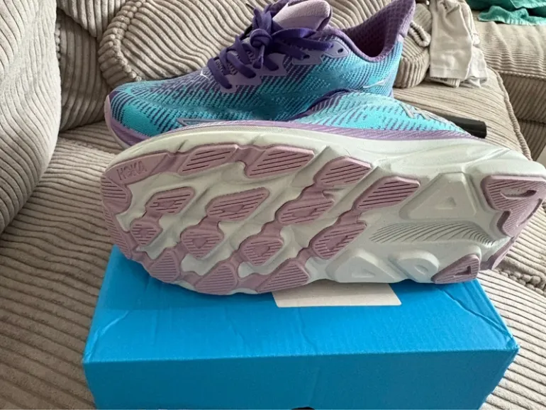 Hoka Clifton 9 bike d'occasion — image 3 sur 4