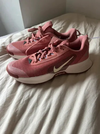Used Nike Basket de sport femme Running Shoes