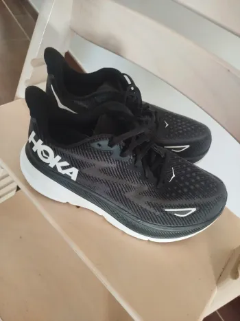 Used Hoka Clifton 9 Running Shoes