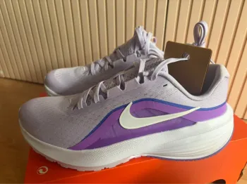 Nike Downshifter 14 Running Shoes usato