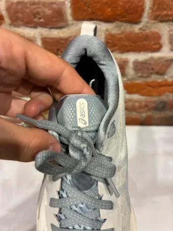 Asics Novablast 2 bike d'occasion — image 13 sur 15
