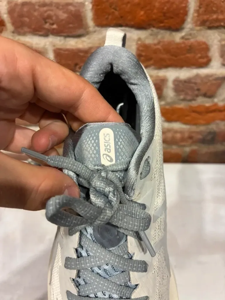 Asics Novablast 2 bike d'occasion — image 13 sur 15