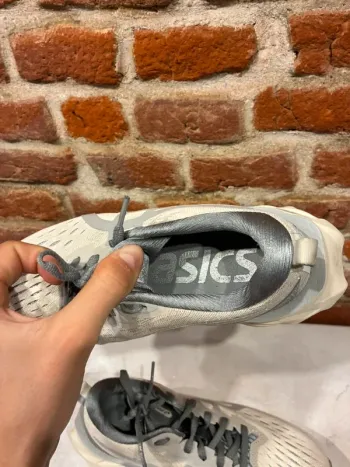 Asics Novablast 2 bike d'occasion — image 14 sur 15