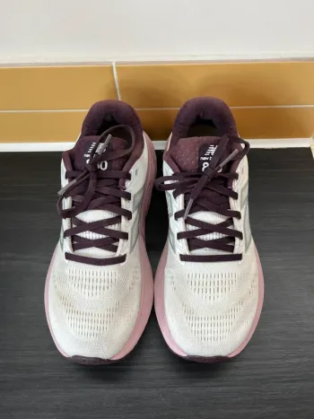 Used New Balance Fresh Foam x880 v15 bike — image 2 of 15