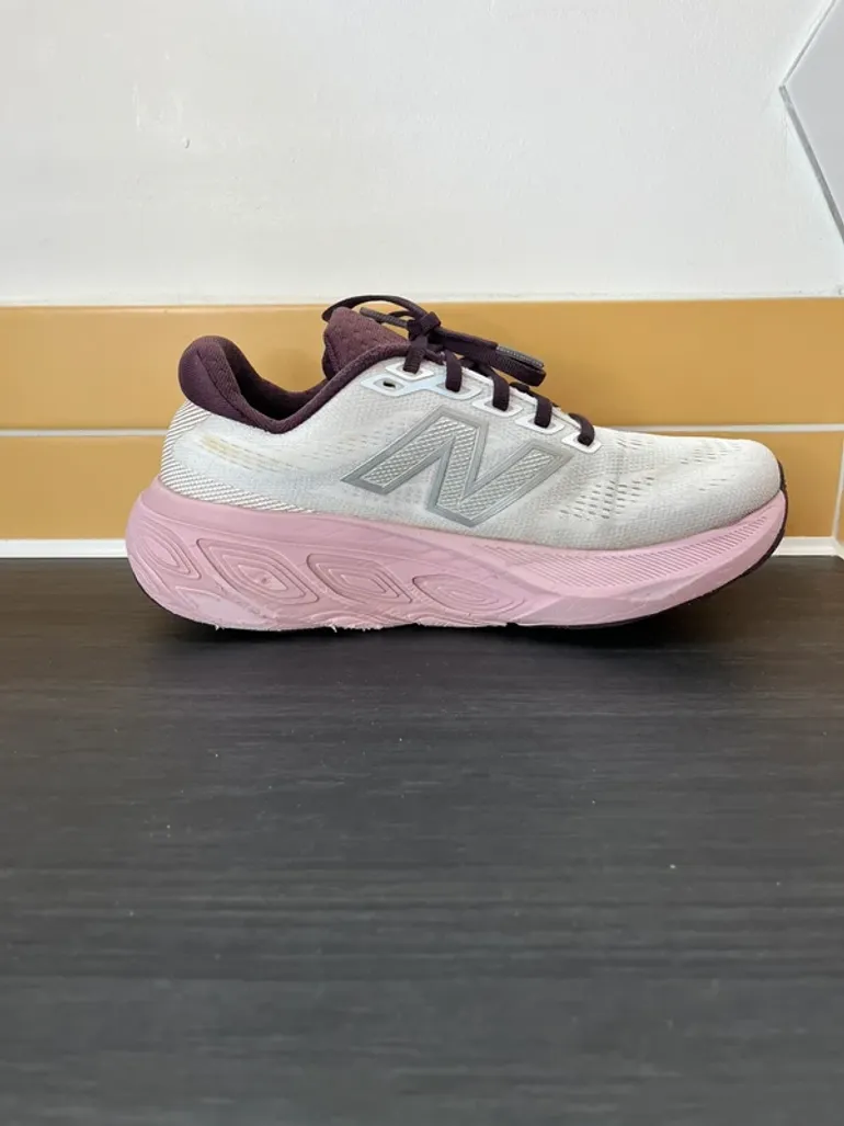 Used New Balance Fresh Foam x880 v15 bike — image 11 of 15