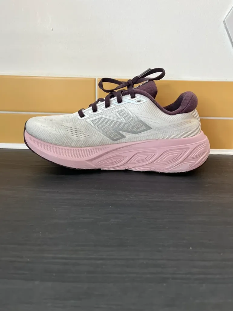 Used New Balance Fresh Foam x880 v15 bike — image 8 of 15