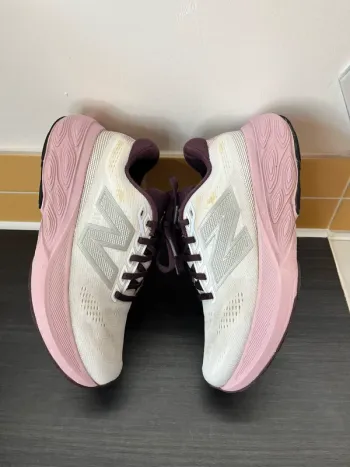Used New Balance Fresh Foam x880 v15 bike — image 3 of 15