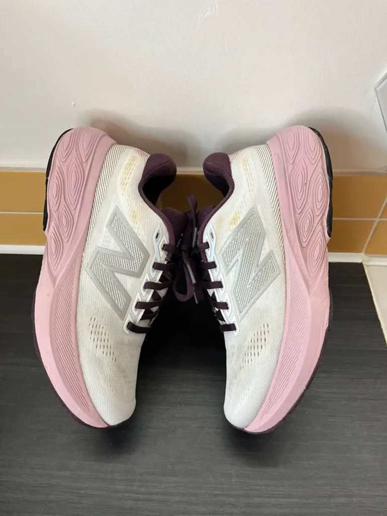 Used New Balance Fresh Foam x880 v15 bike — image 3 of 15