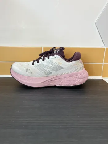 Used New Balance Fresh Foam x880 v15 bike — image 9 of 15