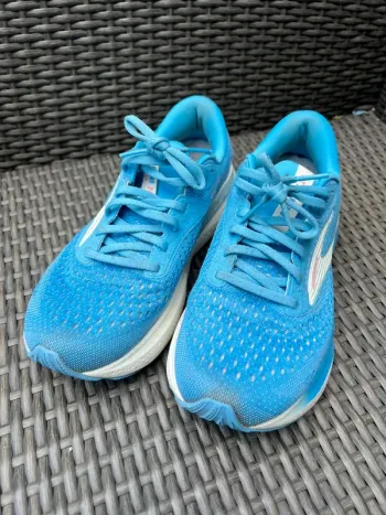 Käytetty Brooks Adrenaline GTS 24 Running Shoes