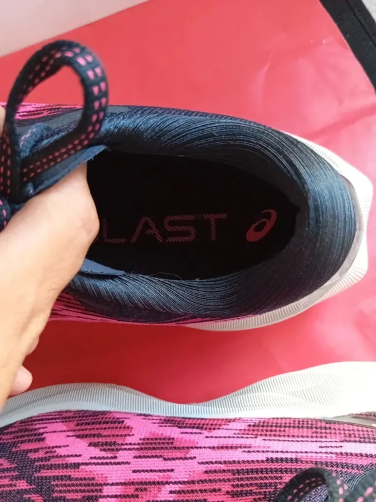 Used Asics Novablast bike — image 9 of 13