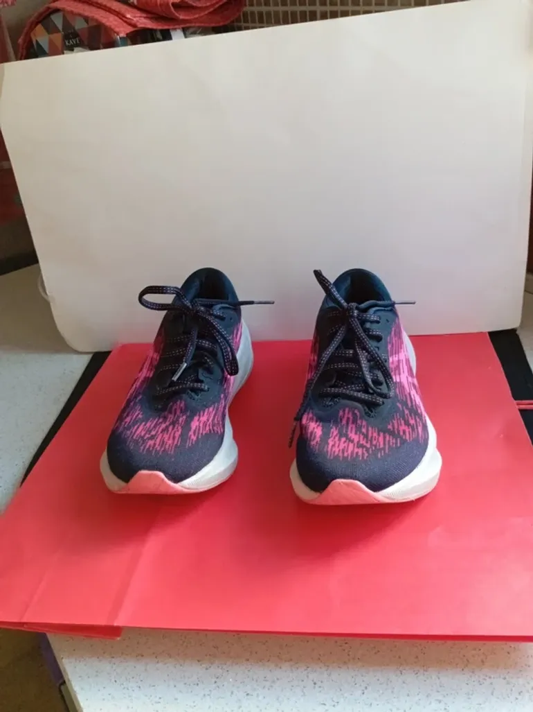 Used Asics Novablast bike — image 2 of 13