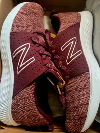New Balance Running Shoes bike usato — immagine 2 di 4