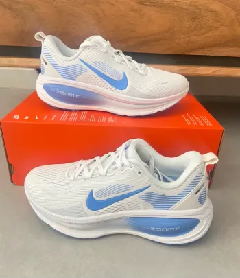 Used Nike Vomero 18 Running Shoes