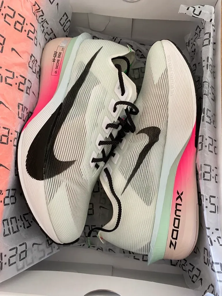 Used Nike ZoomX Vaporfly Next% 4 bike — image 9 of 9