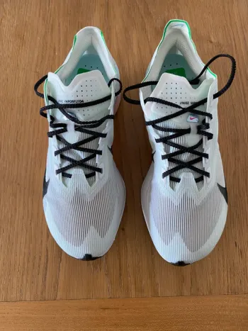 Used Nike ZoomX Vaporfly Next% 4 bike — image 3 of 9