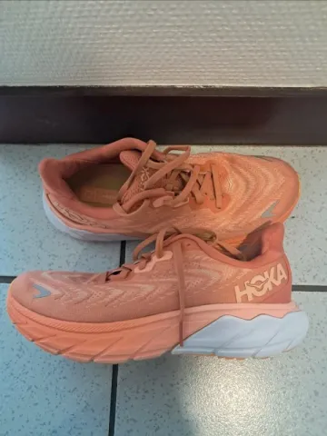 Used Orange Arahi 6 Running Shoes