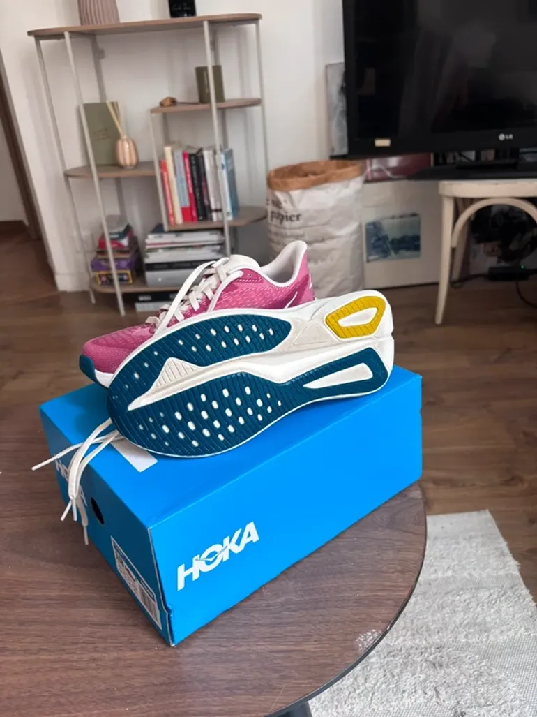 Hoka Mach 7 bike usato — immagine 4 di 4