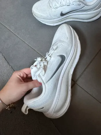 Použité Nike Vomero 18 bike — obrázek 4 z 5